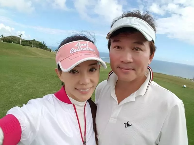 救子狂燒3千萬!狄鶯回春變了一個人,重返舞台!狄鶯穿深V短裙「大秀女神級美腿」