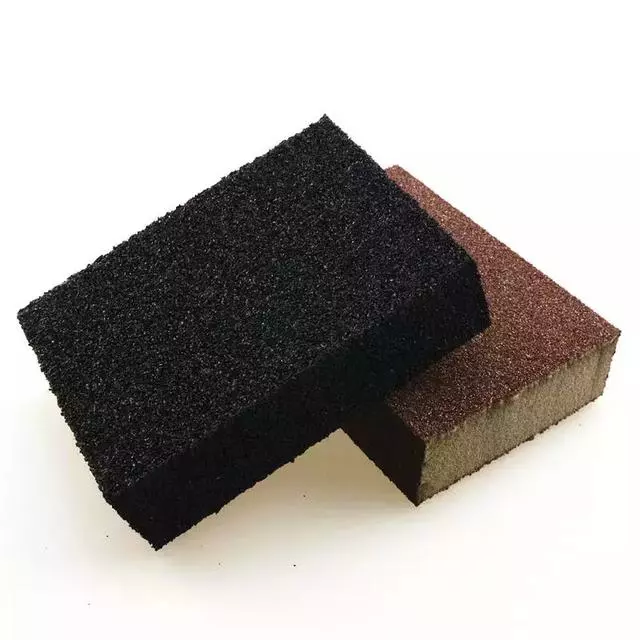 你知道砂紙是如何製造的嗎?砂粒原來是這樣弄上去的!
