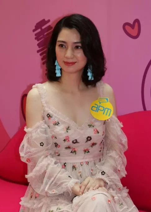 洪欣被問到與老公張丹峰婚變一事,婉拒回應:我們談一些開心的!
