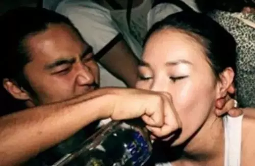 張紫妍閨蜜曝光:被十幾位大佬帶去泰國暴力「狂歡」致其無法懷孕!