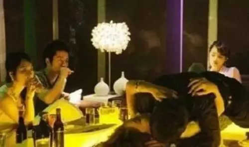 張紫妍閨蜜曝光:被十幾位大佬帶去泰國暴力「狂歡」致其無法懷孕!