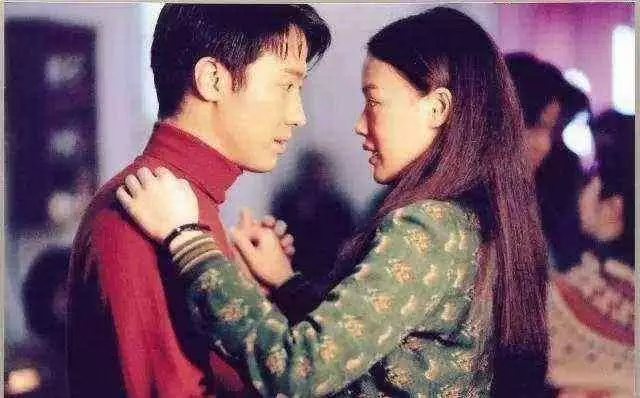 與富商結婚一年,丈夫國外千畝家產曝光,這才是娛樂圈中會嫁人的!