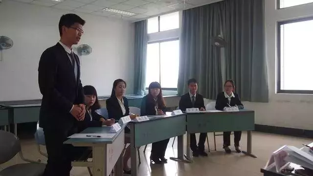 女面試官:漂亮和賢惠的女人你娶哪一個?小伙精彩回答被點讃!