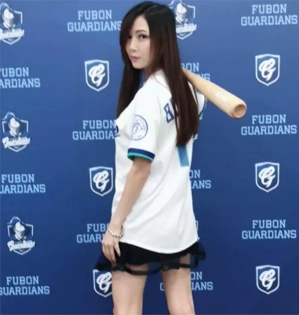 超正美熟女52歲還這麼性感漂亮,本人坦言:我常被20幾歲男生搭訕