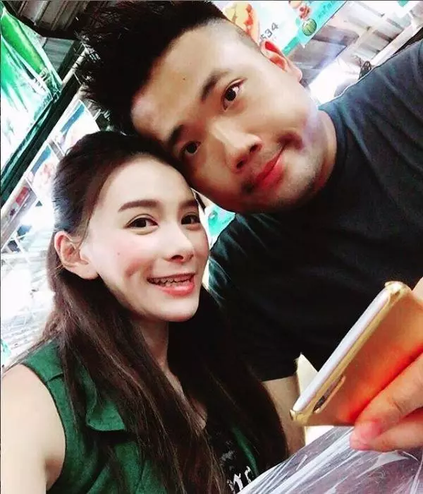38歲容祖兒送樓送酒席賀胞弟六月大婚,笑稱准弟媳是翻版鍾欣潼