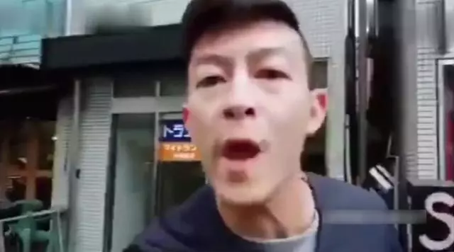 陳冠希與女兒在日本逛街被跟拍,怒踢跟拍者:下次遇上我走遠點 !