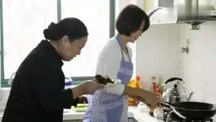 婆婆再婚不到兩個月鬧離婚,本來是一場喜事,卻成了一個大笑話