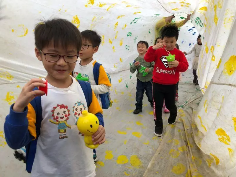 超新奇!全台最大豬造型風箏隧道 「新北童樂節」在三重