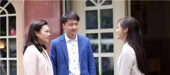 阿姨,你說你兒子的前女友好,那你找她當你兒媳吧,這婚我不結了