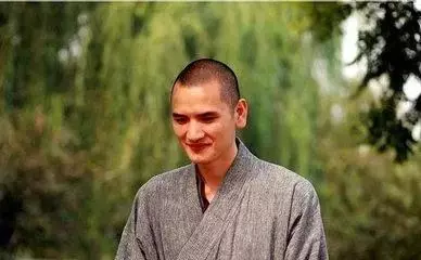 皇帝:你不吃肉,我便屠城!高僧含淚吃完後說了一句話,流傳千古