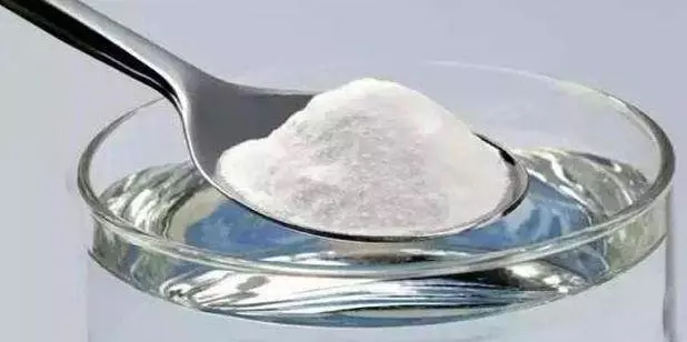 老牙醫專家:刷牙時水裡加一物,30年口臭一次全弄光!超好用