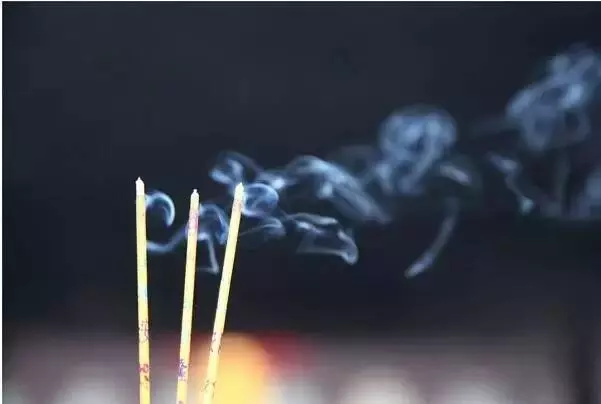 燒香能看出什麼?給神明上香,香的形狀告訴你吉凶