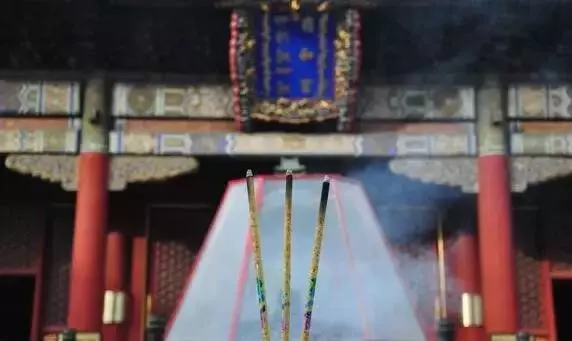 燒香能看出什麼?給神明上香,香的形狀告訴你吉凶