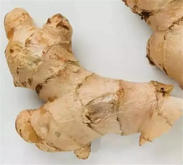 注意!「這種薑」千萬不要買,家裡有的趕緊扔掉,當心影響肝臟功能甚至致癌!
