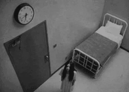 20個真人真事的恐怖靈異經歷,看完就只能跟今晚的睡眠說再見了。