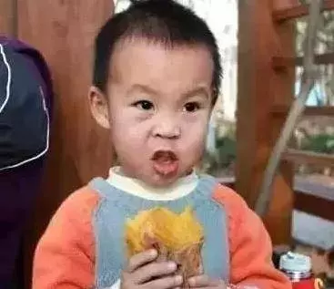 醫生警告:孩子睡前不能吃的6樣常吃食物,現已有孩子停止發育