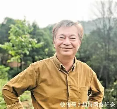 22歲被周潤發捧紅,如今62歲在廣東耕田,因拍戲21年仍未發財!