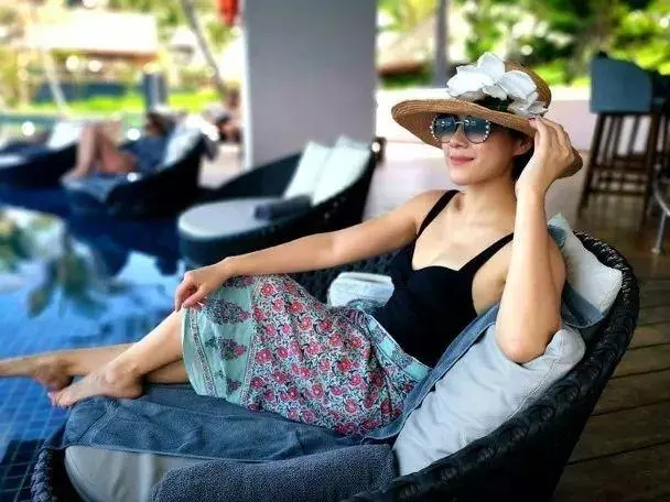 人母大解放!38歲前TVB花旦出埠旅遊慶生:大派福利獲網民激贊