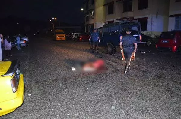 又一宗! 下車後站校巴前方, 10歲女生被撞死 !