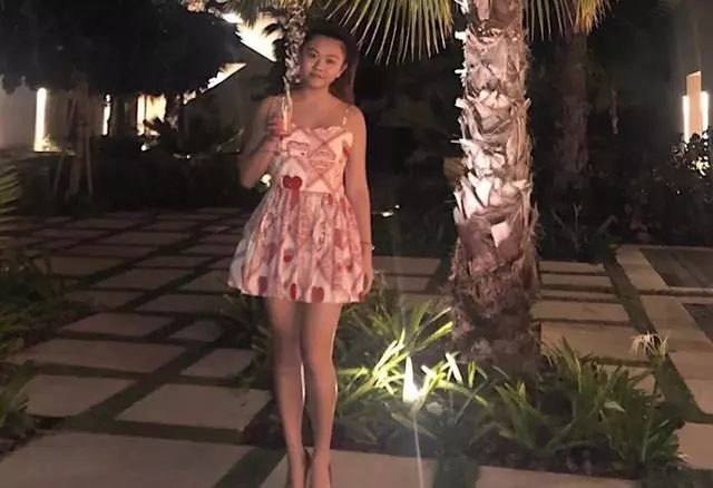 邱淑貞二女兒也長大了,身高比肩姐姐沈月,身材肉感十足長相似爸!