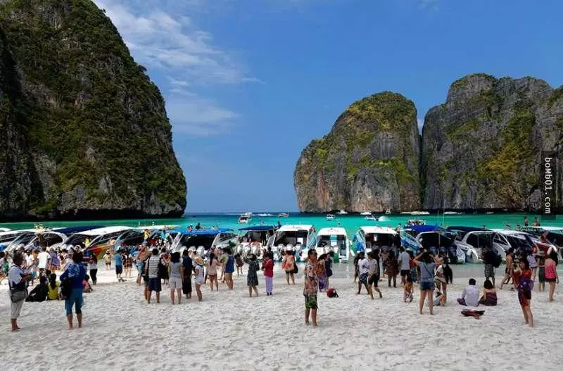 40張對比圖揭秘「理想和現實差距有多大」的旅遊景點對比圖。