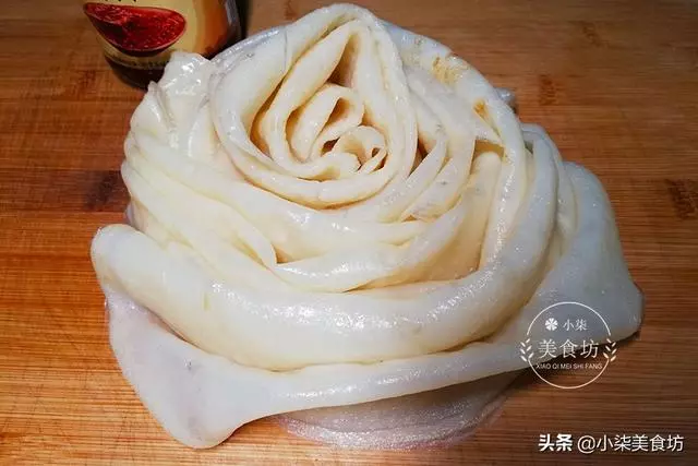 懶人麵皮做法,不和面,不洗面,柔軟又勁道,比外面買的好吃多了