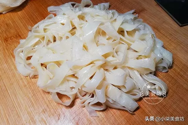 懶人麵皮做法,不和面,不洗面,柔軟又勁道,比外面買的好吃多了
