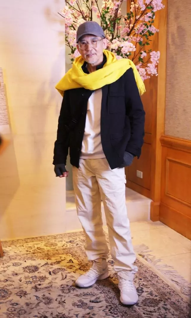 林青霞舊愛和翁虹同框!73歲和51歲,保養得當男帥氣女漂亮