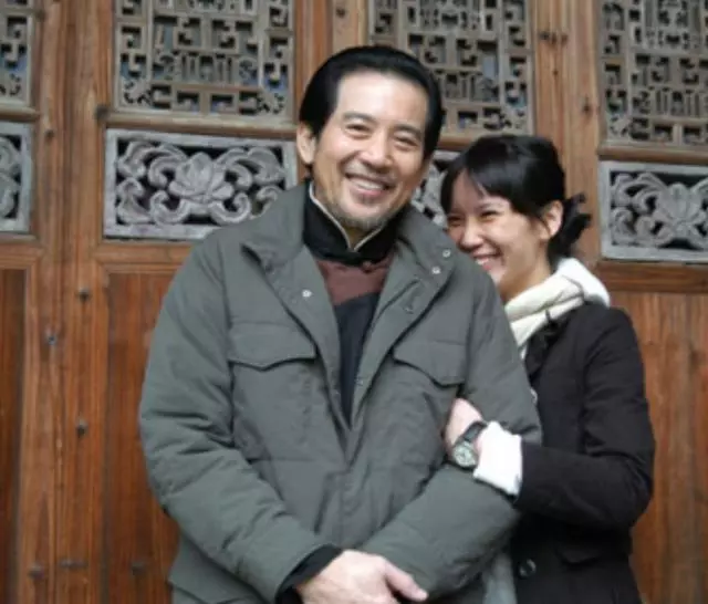 林青霞舊愛和翁虹同框!73歲和51歲,保養得當男帥氣女漂亮