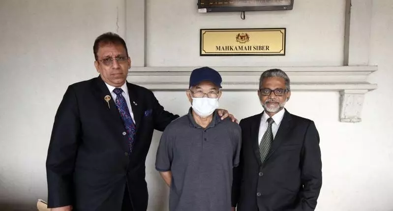 【被控侮辱先知】華裔男踢爆在扣留時遭慘遭這樣對待!這名監獄長有難了!