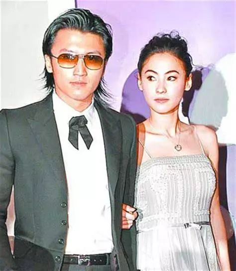 謝霆鋒回歸家庭, 重回張柏芝母子身邊, 天后王菲失望搬離傷心地!