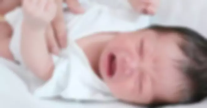 半夜醒著讓他們「無法❤房」 年輕爸媽竟壓肋骨殺害男嬰