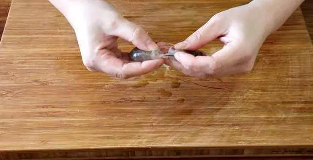 海鮮粥這樣做,孩子一天能量滿滿,外面50一碗,自己做15元就搞定!