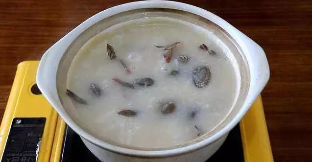 海鮮粥這樣做,孩子一天能量滿滿,外面50一碗,自己做15元就搞定!