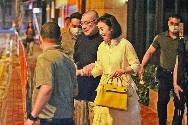 千億富豪劉鑾雄面臨坐牢風險,舊愛呂麗君重新召回被器重,老婆甘比地位不穩 !