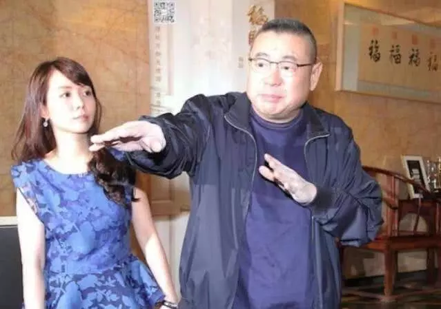 千億富豪劉鑾雄面臨坐牢風險,舊愛呂麗君重新召回被器重,老婆甘比地位不穩 !