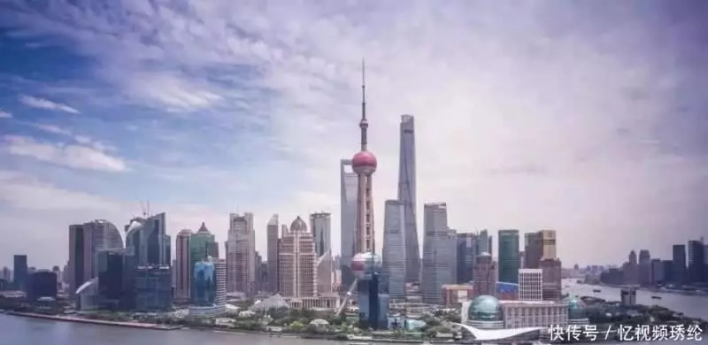美國土豪一家到中國遊玩,本想來炫富的,沒想到剛下飛機京呆了