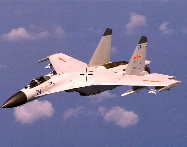 解放軍飛機穿越台海!網友設「國家級警報」,1.5萬人秒關注!