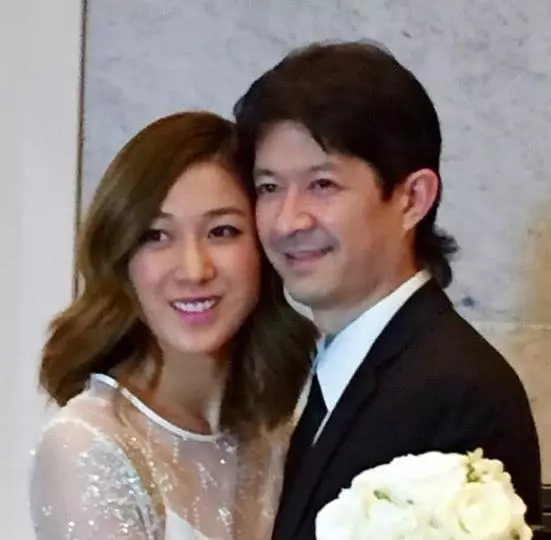 獨自帶半歲兒子去工作,鍾嘉欣老公少有陪伴,惹來婚姻不幸福猜測