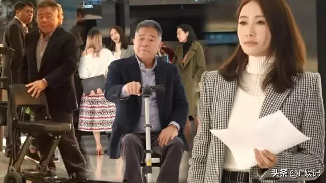 【成功女人背後的男人~】黎姿和幾位女士在商場內聊公事,二十四孝老公馬廷強靜靜陪在身邊~
