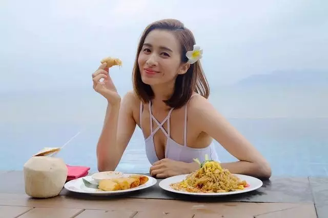 被稱「TVB最美綠葉」宣布結婚後首個生日曬美照,老公是富家公子!