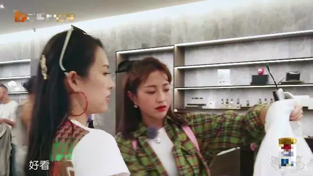 《妻旅2》謝娜刷爆包貝爾的卡,事後錢還少了,卻嫌包文婧計較!