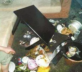 看到前妻大著肚子和一個男人逛超市,我回家掀了爸媽在吃飯的桌子