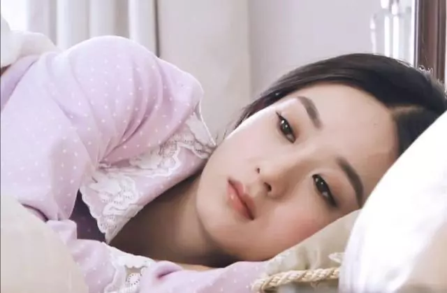 趙麗穎還沒出月子,就因一舉動被嘲,馮紹峰直言她產後變化大!
