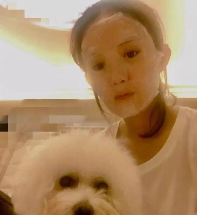 趙麗穎還沒出月子,就因一舉動被嘲,馮紹峰直言她產後變化大!