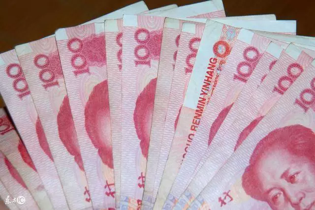 我們主動給10萬彩禮,女方爸媽卻說2萬就好,我爸說肯定有貓膩