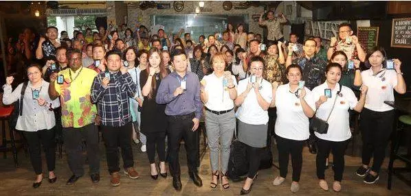 【中國遊客罵到亂】大馬人臉丟光!! 新加坡通關30~40分鐘,大馬通關6~8小時!! 我點名2個部長,你們死去哪裡了??