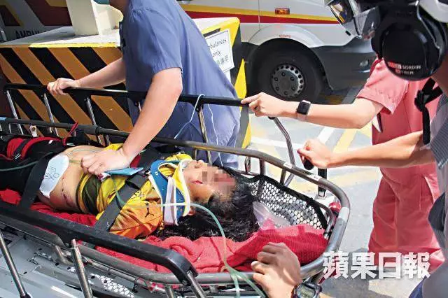 跨過崖邊鐵鏈邊玩自拍 26歲女子墮瀑布底亡