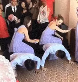 老婆的好姐妹說要過來一起洗澡,老婆讓她等我出差再來,感覺哪裡不對啊!