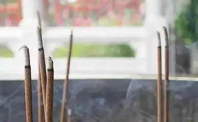 上香是上一支還是三支?竟然拜錯那麼多年!高僧說:不可不知!